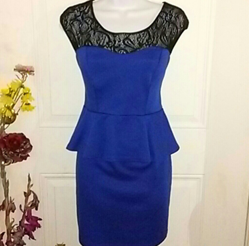 Kelly & Chy 90s Style dress.